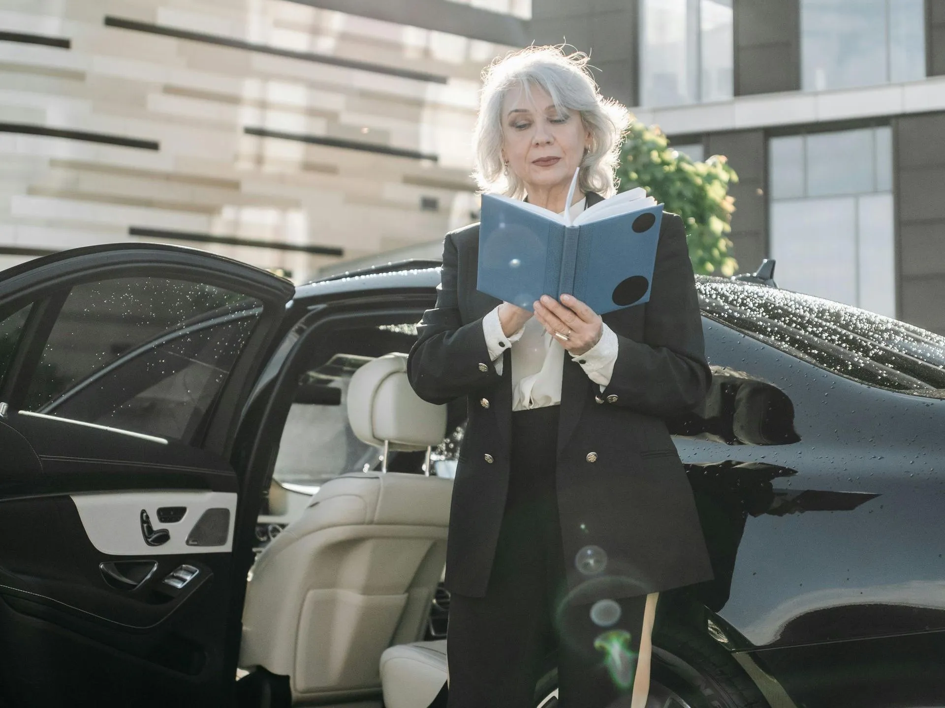 luxury black car service for business travel in Cleveland, OH